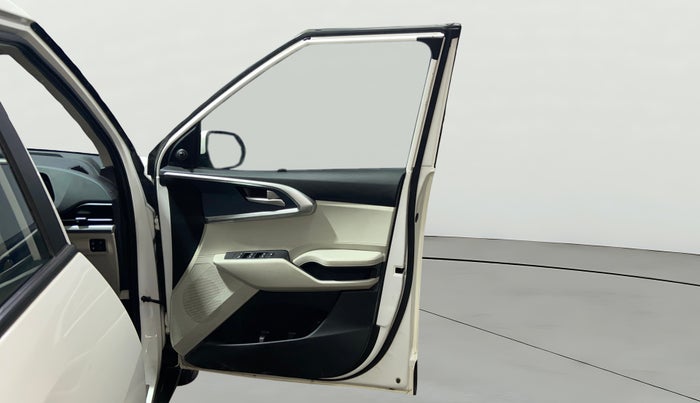 2023 KIA CARENS  PREMIUM 1.5 TURBO PETROL IMT 7 STR, Petrol, Manual, 45,765 km, RHS Front Door