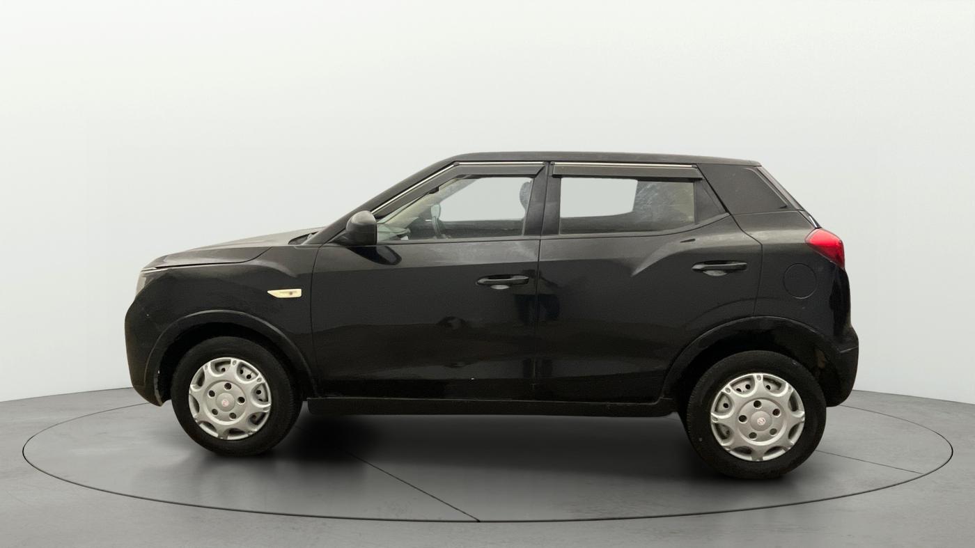 2021 Mahindra XUV300 W4 1.2 PETROL, Petrol, Manual, 63,929 km, Left Side