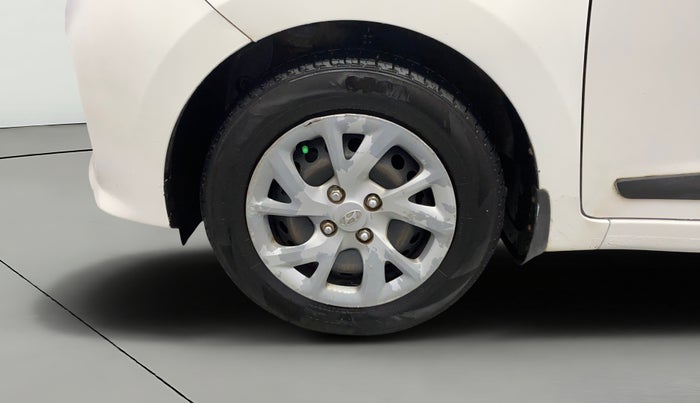 2017 Hyundai Grand i10 MAGNA AT 1.2 KAPPA VTVT, Petrol, Automatic, 98,325 km, Left Front Wheel