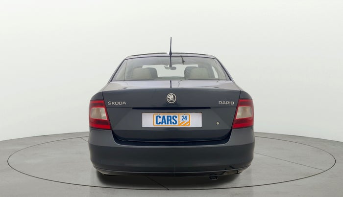 2016 Skoda Rapid 1.6 MPI STYLE PLUS AT, Petrol, Automatic, 87,383 km, Back/Rear