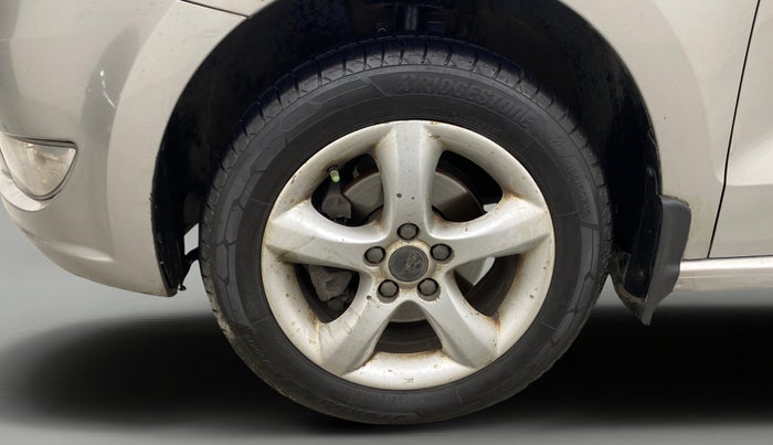 2013 Skoda Rapid ELEGANCE 1.6 MPI MT, Petrol, Manual, 76,819 km, Left Front Wheel