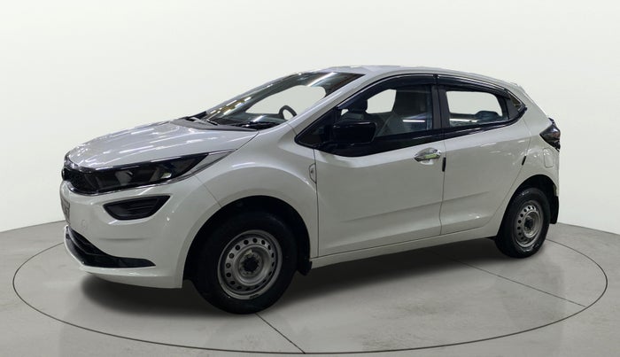 2024 Tata ALTROZ XE CNG, CNG, Manual, 17,614 km, Left Front Diagonal