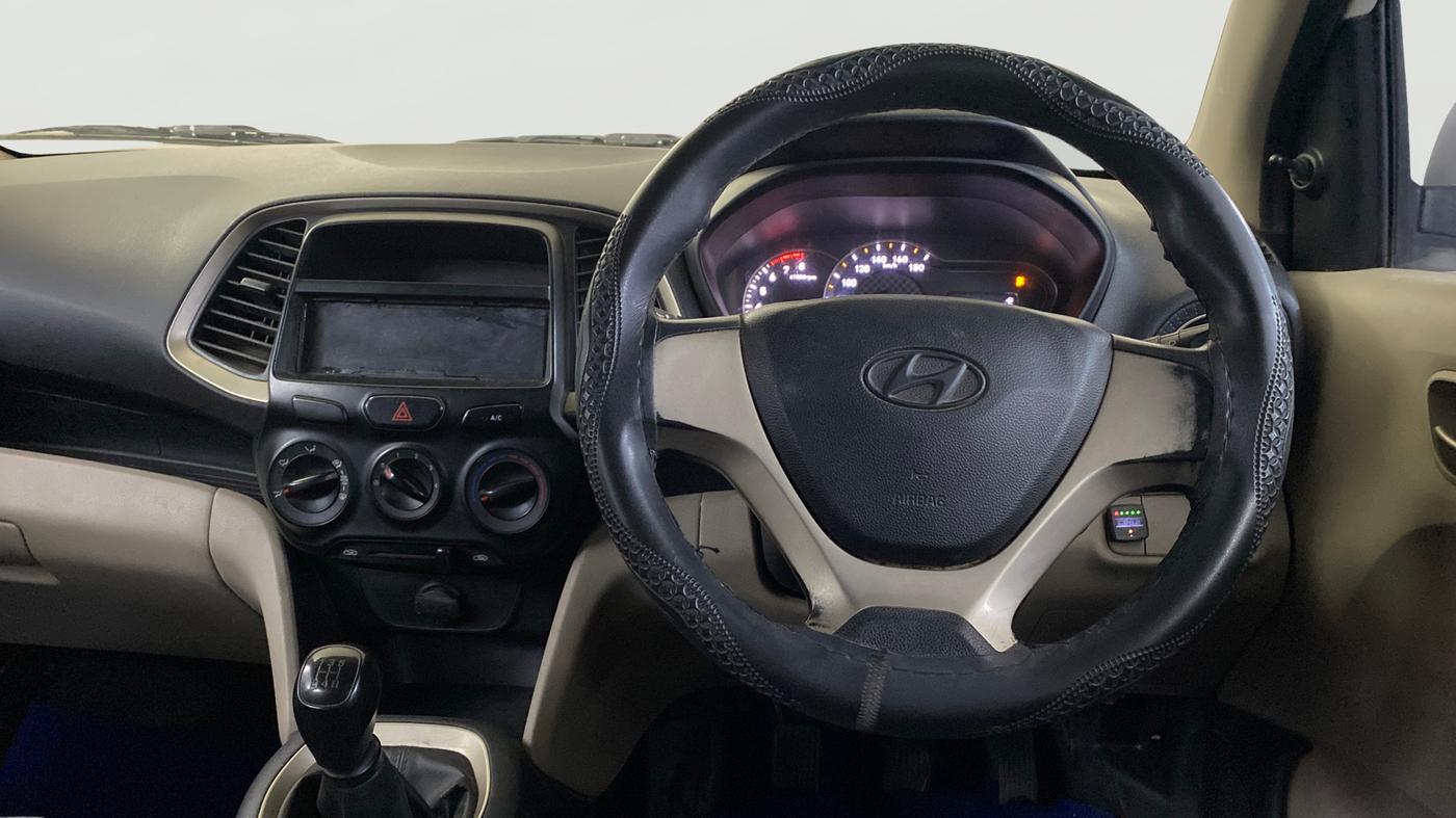 2018 Hyundai NEW SANTRO MAGNA CNG, CNG, Manual, 49,363 km, Steering Wheel Close Up