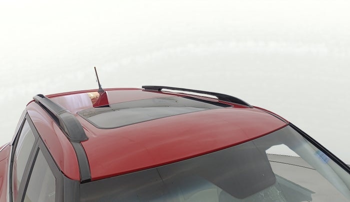 2022 Mahindra XUV300 W8 (O) 1.2 PETROL AMT, Petrol, Automatic, 22,868 km, Roof