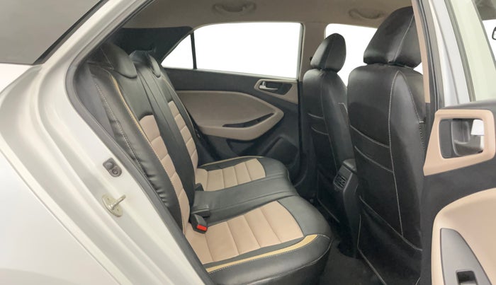 2017 Hyundai Elite i20 SPORTZ 1.2, Petrol, Manual, 77,465 km, Right Side Rear Door Cabin