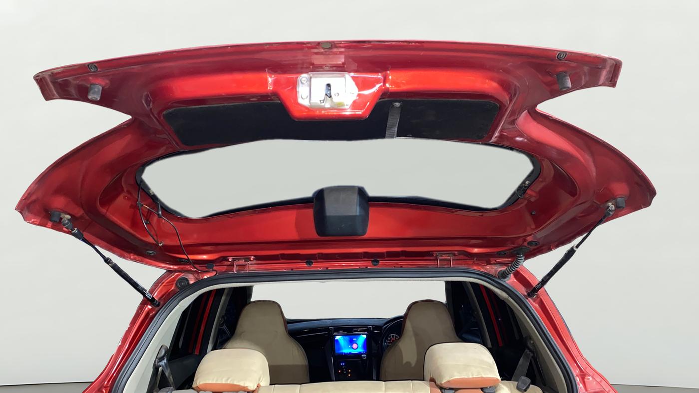 2018 Mahindra KUV 100 NXT K8 P 6 STR, Petrol, Manual, 54,459 km, Boot Door Open