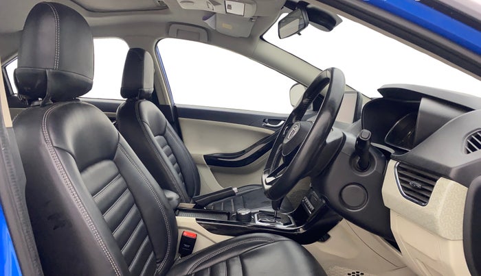 2020 Tata NEXON XZA PLUS SUNROOF PETROL, Petrol, Automatic, 78,536 km, Right Side Front Door Cabin