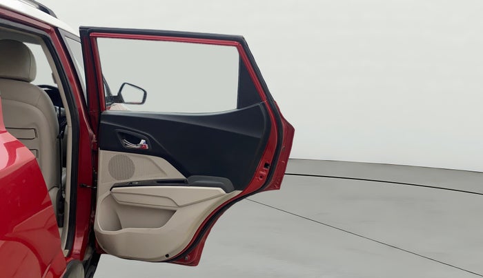 2019 Mahindra XUV300 W8(O) 1.2 PETROL DUAL TONE, Petrol, Manual, 32,193 km, RHS Rear Door