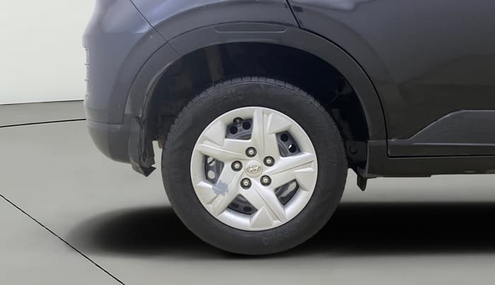 2022 Hyundai VENUE SX 1.2 PETROL, Petrol, Manual, 69,391 km, Right Rear Wheel