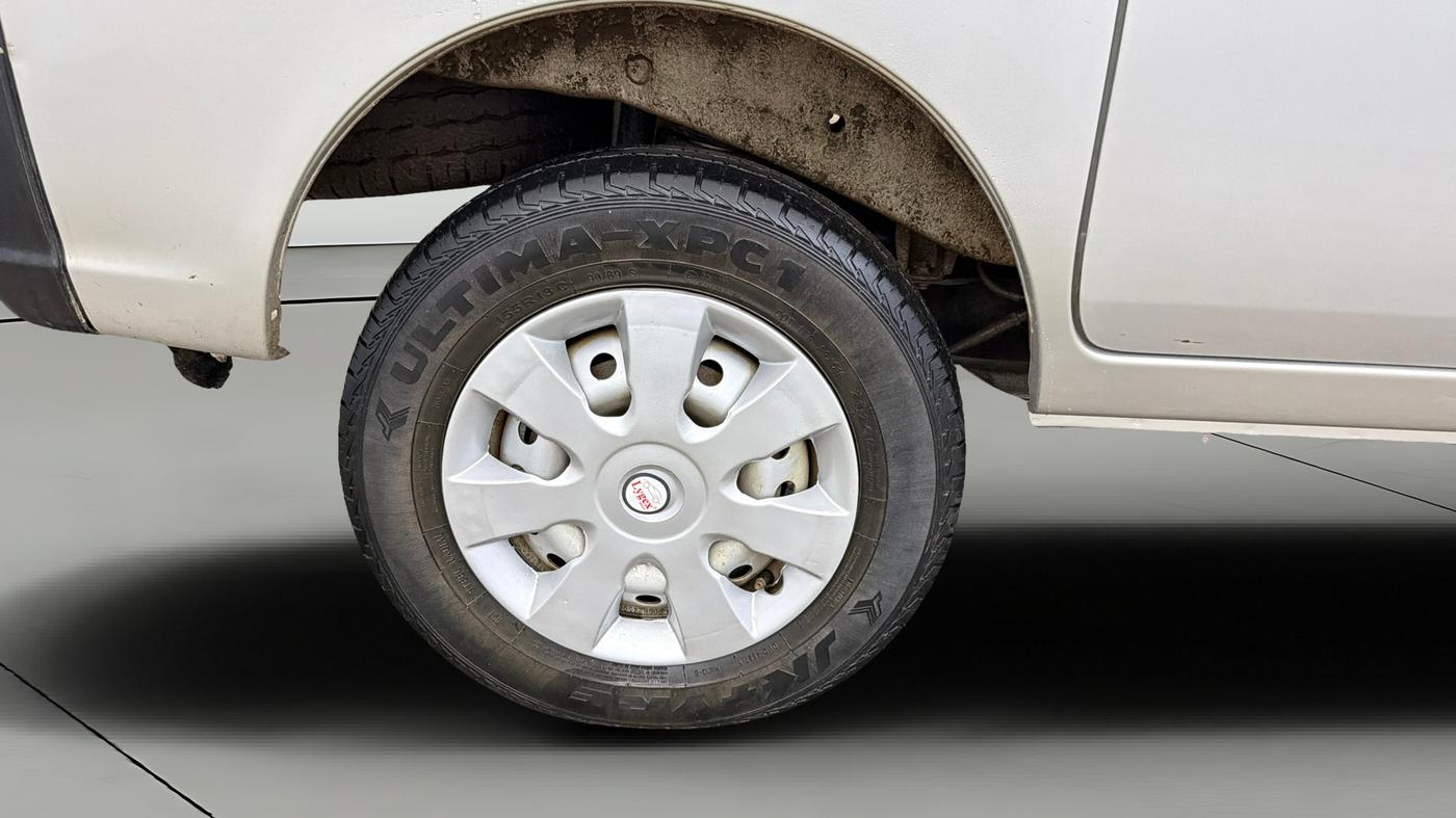 2024 Maruti Eeco 5 Str Ac CNG (O) , CNG, Manual, 27,208 km, Right Rear Wheel