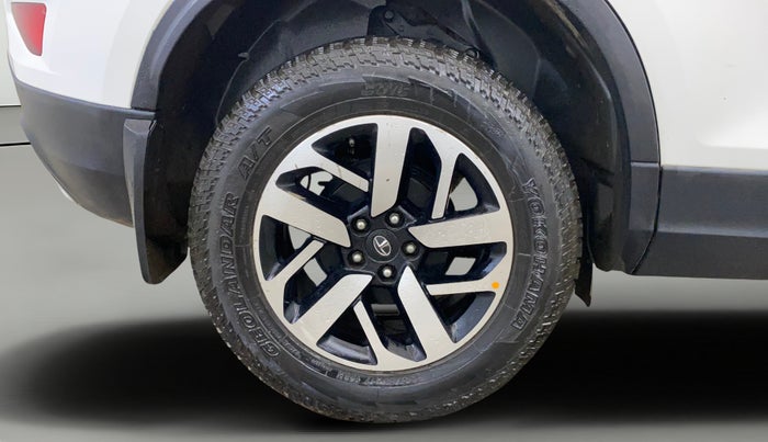 2020 Tata Harrier XZ PLUS 2.0L DUAL TONE, Diesel, Manual, 1,32,961 km, Right Rear Wheel