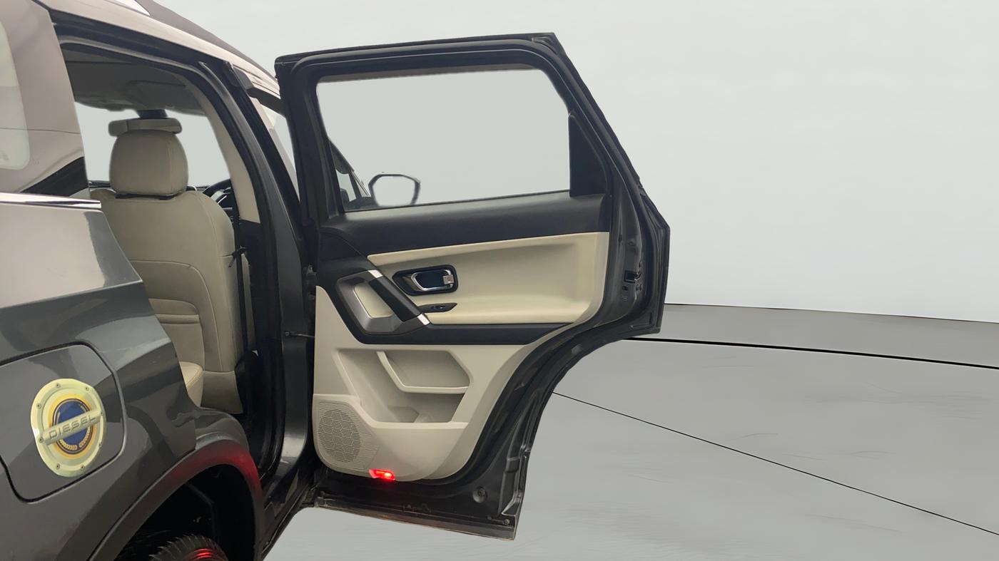 2022 Tata Safari XZ PLUS, Diesel, Manual, 49,123 km, RHS Rear Door