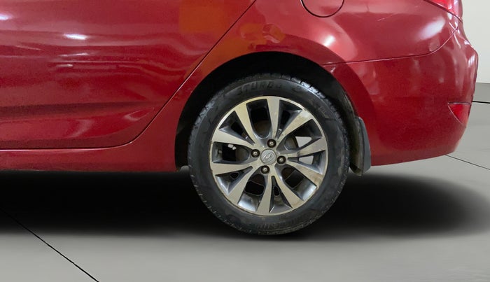 2016 Hyundai Verna 1.6 VTVT SX AT, Petrol, Automatic, 69,543 km, Left Rear Wheel