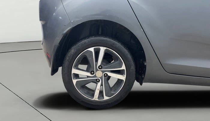 2021 Tata ALTROZ XZ PETROL, Petrol, Manual, 31,474 km, Right Rear Wheel