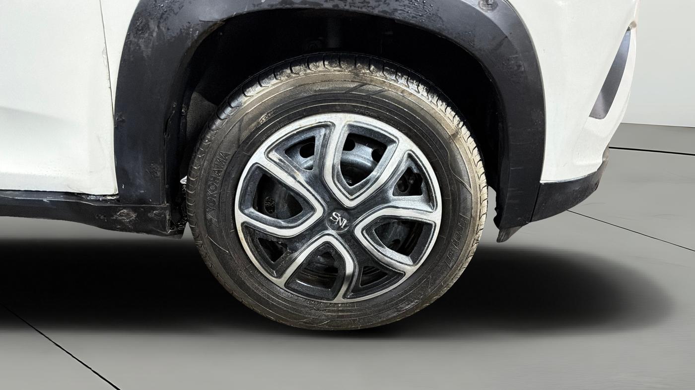 2019 Mahindra KUV 100 NXT K4+ P 6 STR, Petrol, Manual, 47,786 km, Right Front Wheel