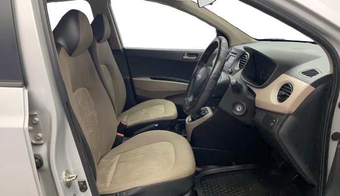 2014 Hyundai Xcent S 1.2, Petrol, Manual, 1,01,468 km, Right Side Front Door Cabin