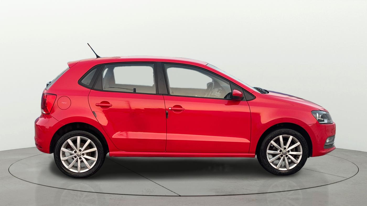 2018 Volkswagen Polo HIGHLINE PLUS 1.0 16 ALLOY, Petrol, Manual, 1,11,234 km, Right Side View