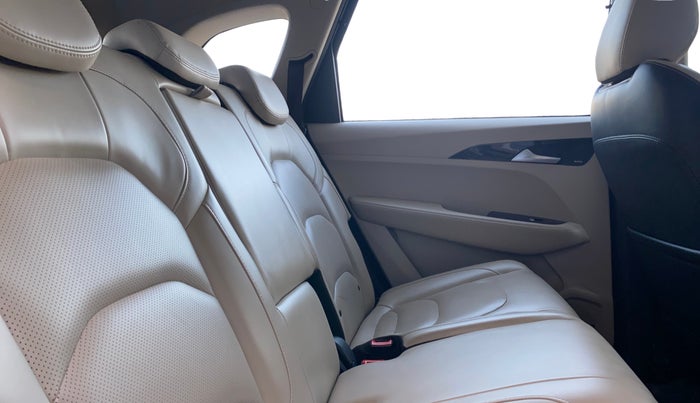 2021 MG HECTOR SMART 2.0 DIESEL, Diesel, Manual, 30,268 km, Right Side Rear Door Cabin