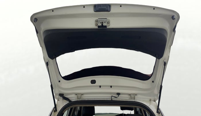 2017 Hyundai Elite i20 ASTA 1.4 CRDI (O), Diesel, Manual, 1,19,710 km, Boot Door Open