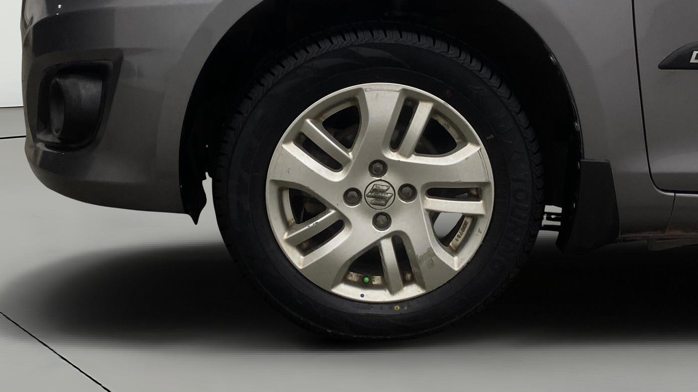 2015 Maruti Swift Dzire ZXI, Petrol, Manual, 1,08,689 km, Left Front Wheel