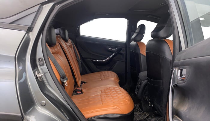 2023 Tata NEXON FEARLESS 1.2 REVOTRON 6 MT DT, Petrol, Manual, 25,308 km, Right Side Rear Door Cabin