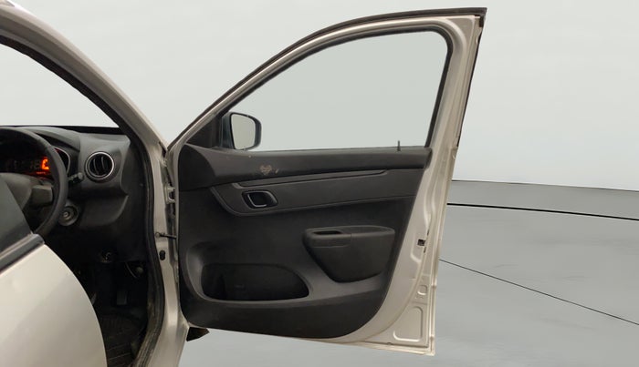 2018 Renault Kwid RXL, Petrol, Manual, 45,338 km, RHS Front Door