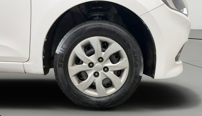 2017 Hyundai Elite i20 MAGNA EXECUTIVE 1.2, Petrol, Manual, 49,733 km, Right Front Wheel