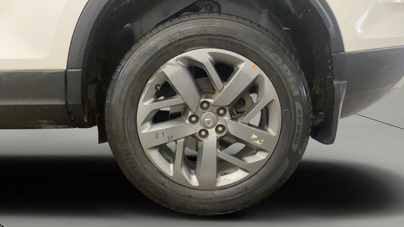 2022 Tata Safari XT, Diesel, Manual, 65,300 km, Left Rear Wheel