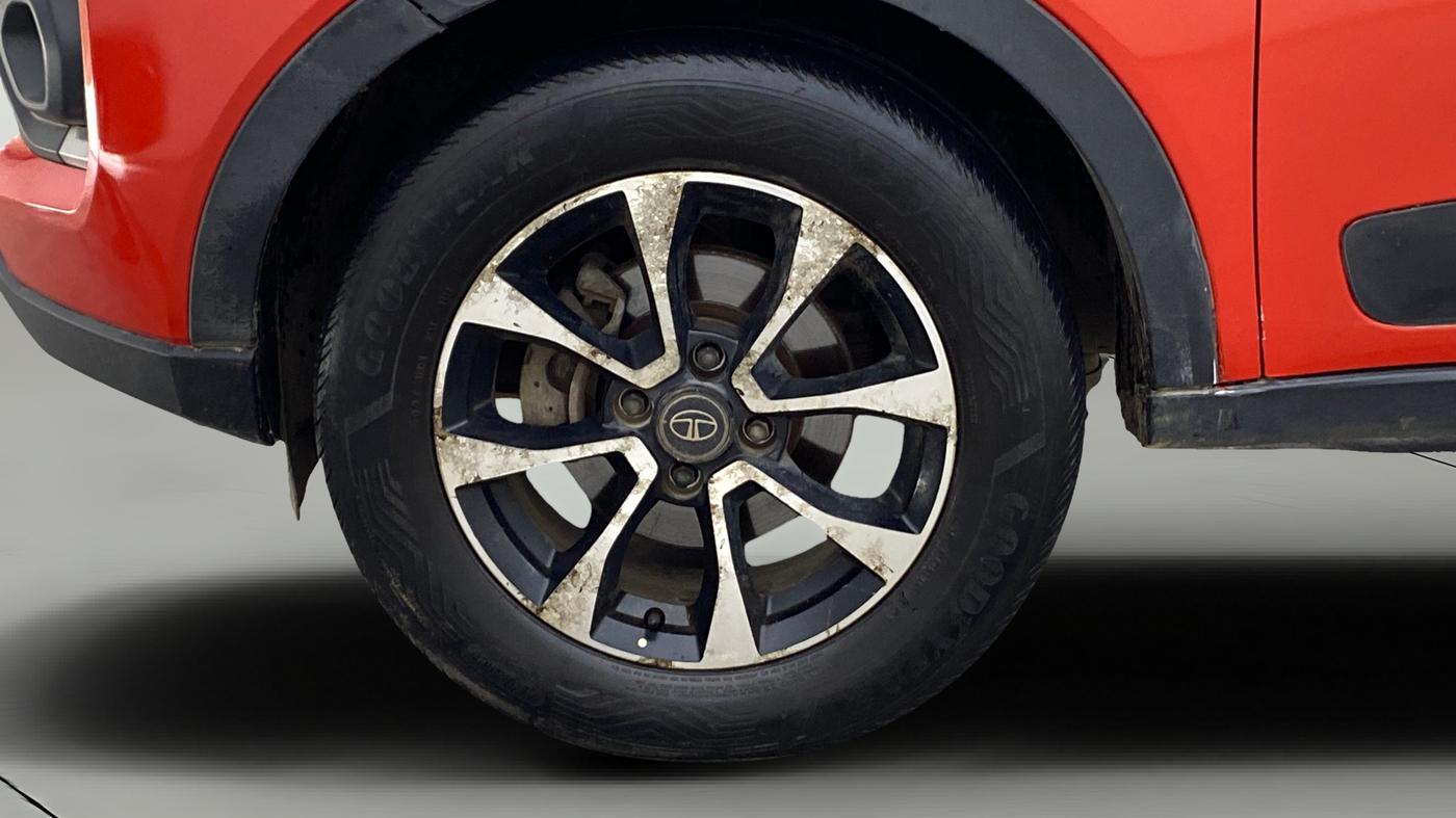 2020 Tata NEXON XZ PLUS DIESEL, Diesel, Manual, 77,215 km, Left Front Wheel
