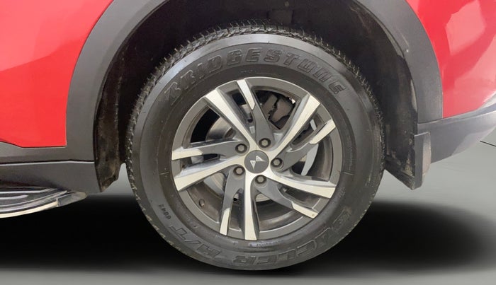 2021 Mahindra XUV700 AX 5 P MT 5 STR, Petrol, Manual, 83,425 km, Left Rear Wheel