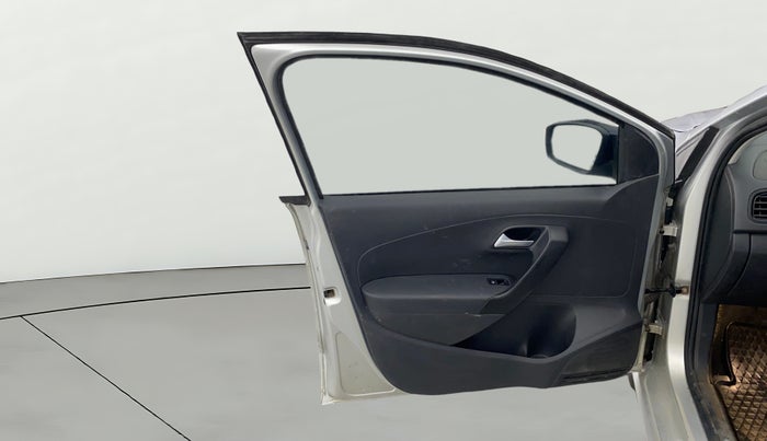 2015 Volkswagen Polo COMFORTLINE 1.2L, Petrol, Manual, 75,779 km, LHS Front Door