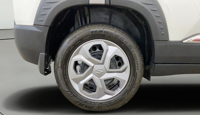 2024 Maruti BREZZA VXI, Petrol, Manual, 8,280 km, Right Rear Wheel