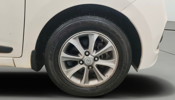 2016 Hyundai Grand i10 ASTA (O) AT 1.2 KAPPA VTVT, Petrol, Automatic, 31,525 km, Right Front Wheel