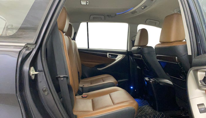 2021 Toyota Innova Crysta 2.7 ZX AT 7 STR, Petrol, Automatic, 62,044 km, Right Side Rear Door Cabin