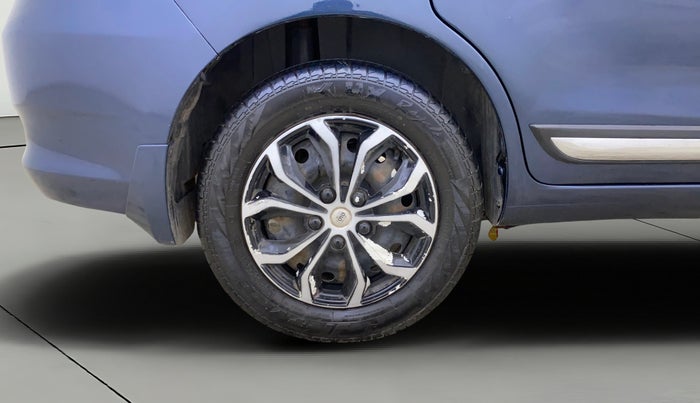 2018 Maruti Ertiga VXI CNG, CNG, Manual, 1,06,659 km, Right Rear Wheel