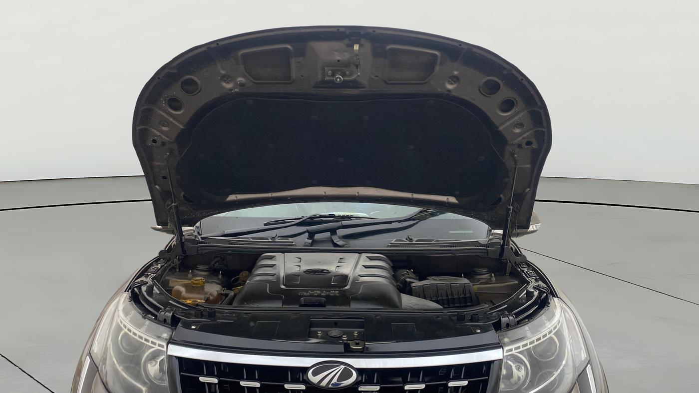 2019 Mahindra XUV500 W11 AT, Diesel, Automatic, 73,796 km, Open Bonet