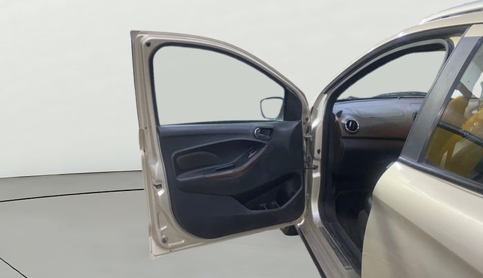 2018 Ford FREESTYLE TITANIUM PLUS 1.2 PETROL, Petrol, Manual, 44,783 km, LHS Front Door