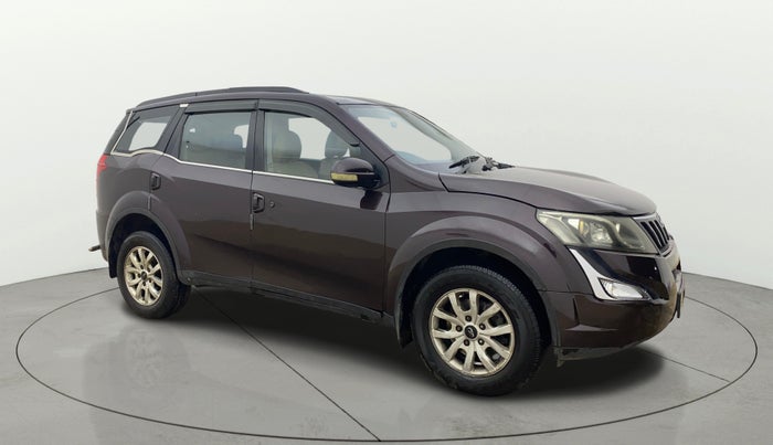 2017 Mahindra XUV500 W10, Diesel, Manual, 83,342 km, Right Front Diagonal