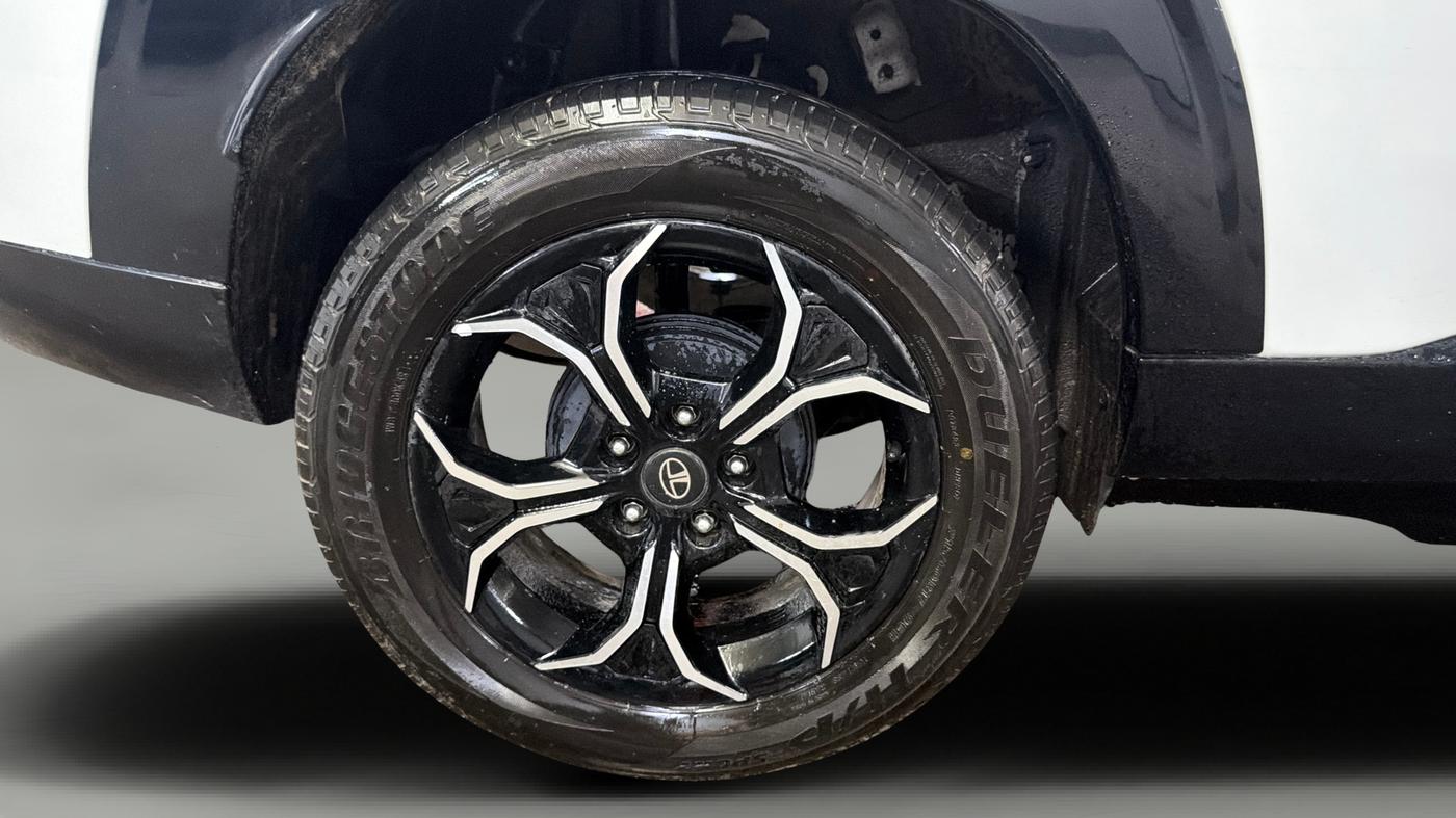 2025 Tata Curvv Creative S 1.2 Petrol 7DCA, Petrol, Automatic, 24,397 km, Right Rear Wheel