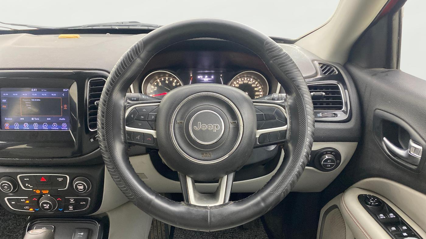 2017 Jeep Compass LIMITED 1.4 PETROL AT, Petrol, Automatic, 1,23,957 km, Steering Wheel Close Up