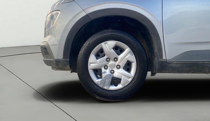 2021 Hyundai VENUE S 1.2, Petrol, Manual, 50,845 km, Left Front Wheel