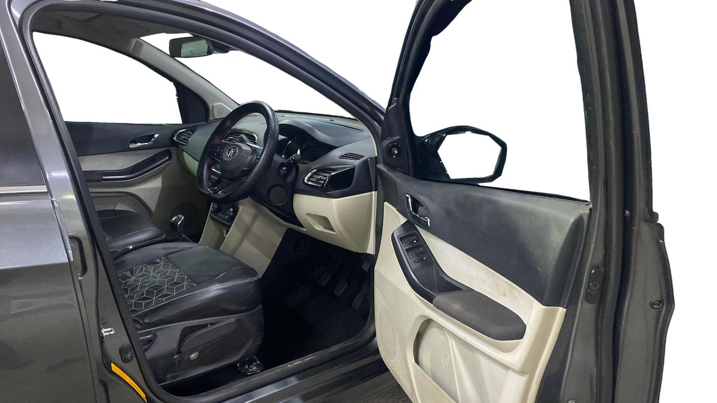 2023 Tata TIGOR XZ PLUS PETROL, Petrol, Manual, 27,532 km, Right Side Front Door Cabin