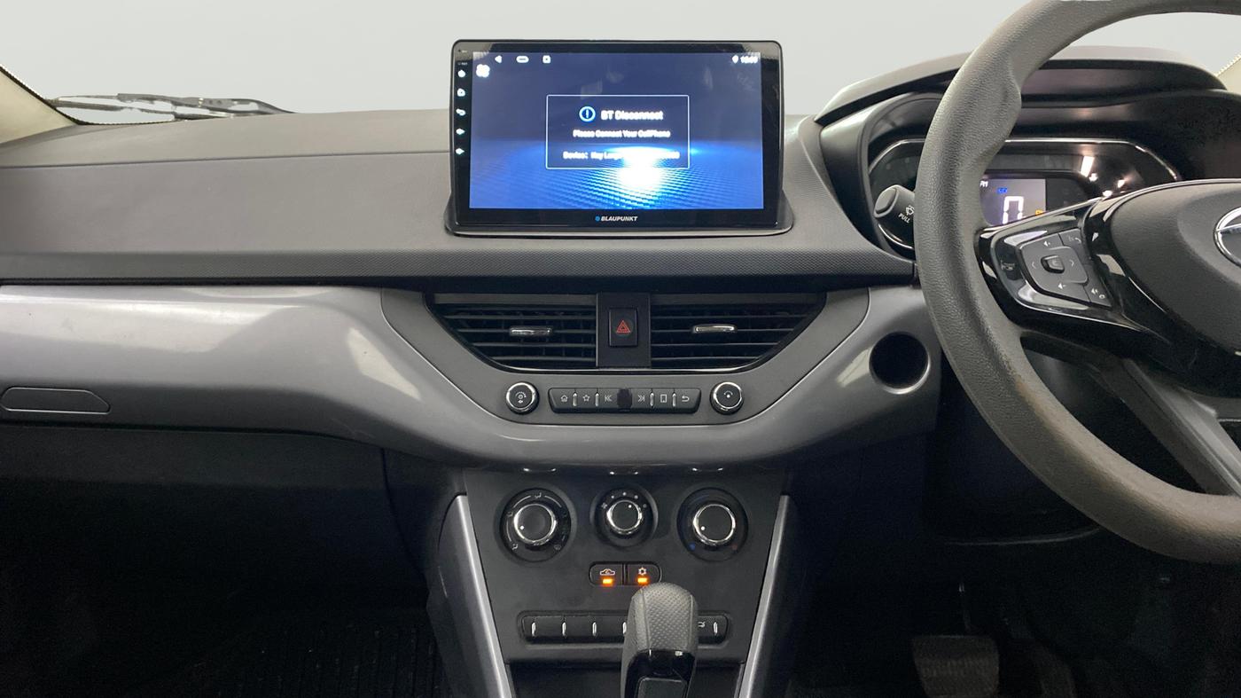 2022 Tata NEXON XMA SUNROOF PETROL, Petrol, Automatic, 42,710 km, Air Conditioner