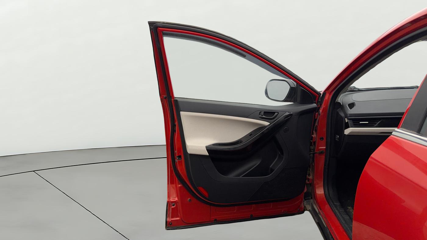 2025 Tata Curvv Creative 1.2 Petrol 6MT, Petrol, Manual, 10,278 km, LHS Front Door