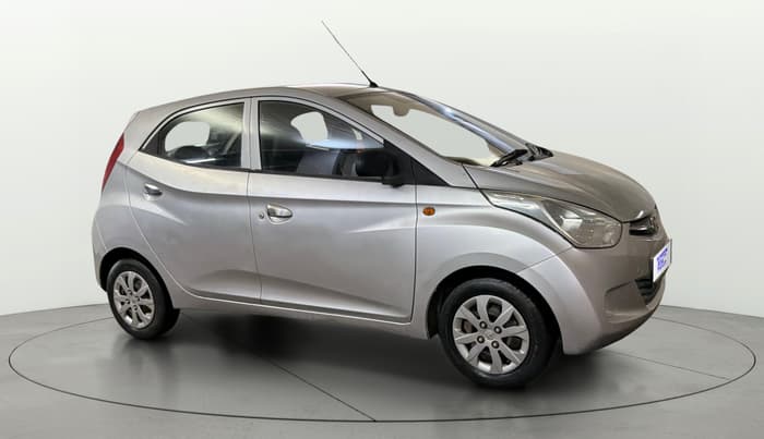 2018 Hyundai Eon MAGNA +, Petrol, Manual, 30,467 km, Right Front Diagonal