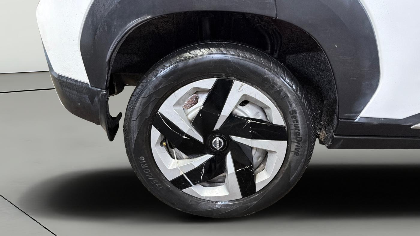2022 Nissan MAGNITE XE, Petrol, Manual, 54,812 km, Right Rear Wheel