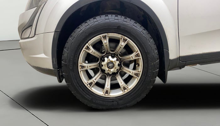 2018 Mahindra XUV500 W9, Diesel, Manual, 95,179 km, Left Front Wheel
