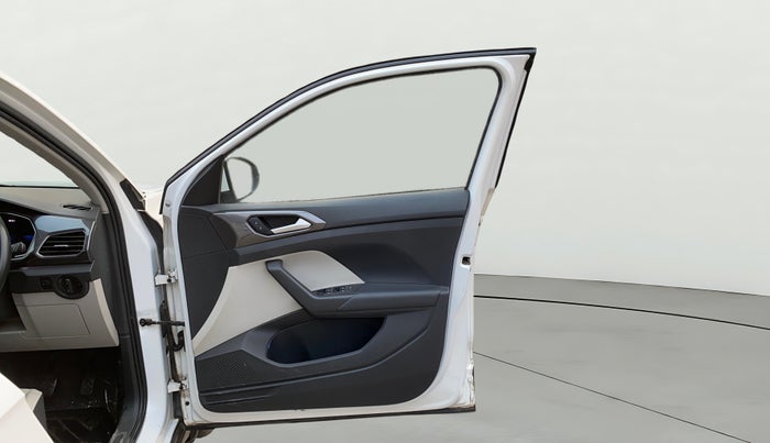 2021 Volkswagen TAIGUN TOPLINE 1.0 TSI AT, Petrol, Automatic, 53,910 km, RHS Front Door