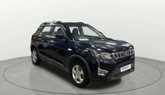 2020 Mahindra XUV300 W6 1.2 PETROL, Petrol, Manual, 83,760 km, Right Front Diagonal