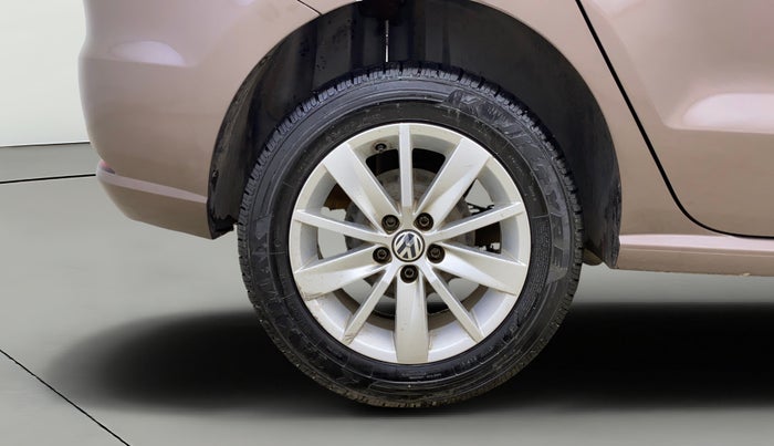 2016 Volkswagen Ameo HIGHLINE1.2L, Petrol, Manual, 55,607 km, Right Rear Wheel